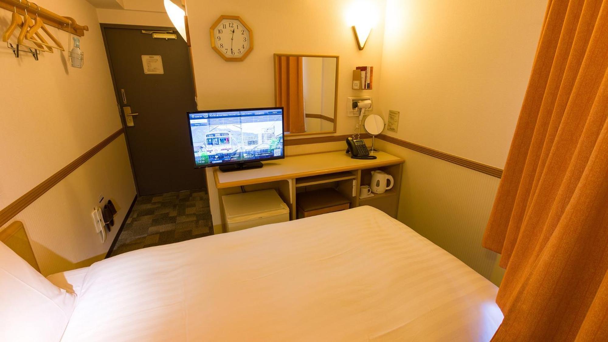 Toyoko Inn Okayama Eki Nishi Guchi Hiroba Habitación foto