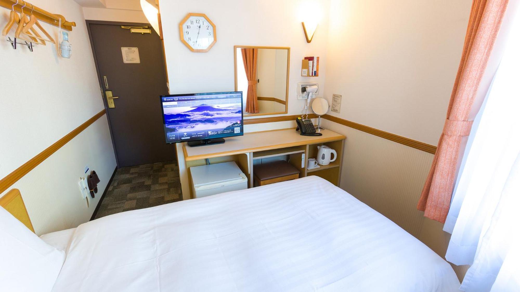 Toyoko Inn Okayama Eki Nishi Guchi Hiroba Habitación foto